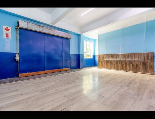 768M² BUILDING TO LET IN FONTAINEBLEAU